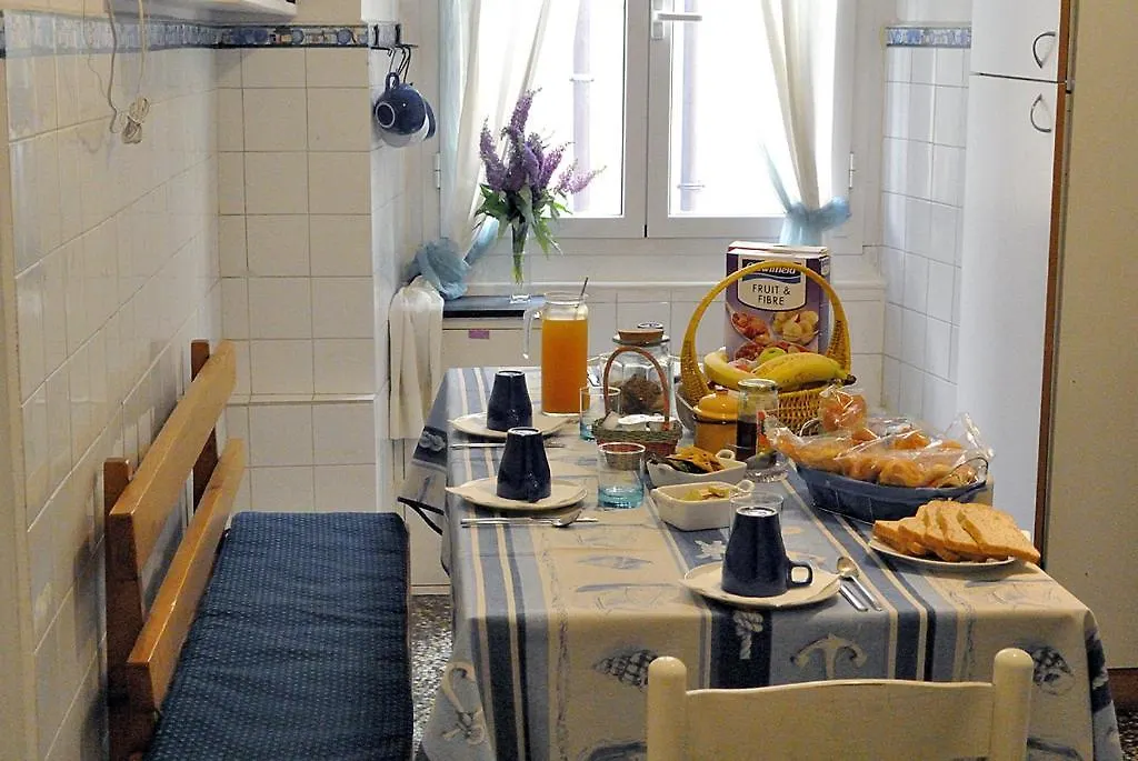 Blue Bed and breakfast